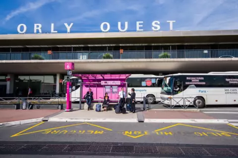 Transfert de aéroport Orly à Charles de Gaulle